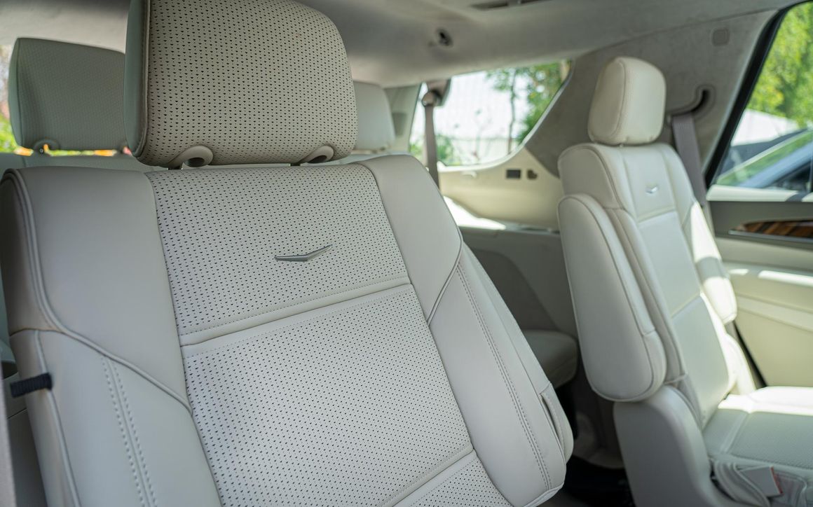 Cadillac Escalade Platinum Sport - image 11