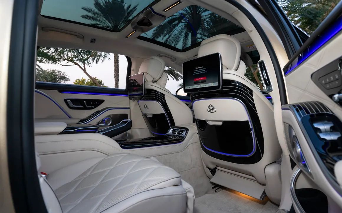 Mercedes S680 Maybach - image 11