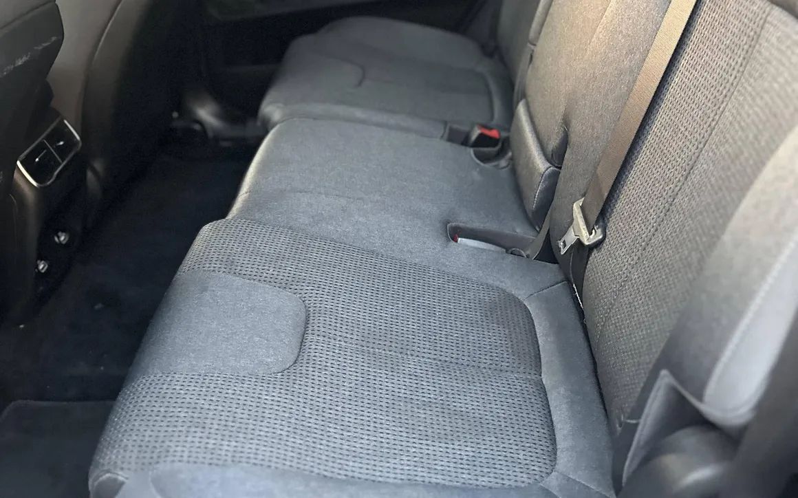 HYUNDAI SANTA FE - image 7