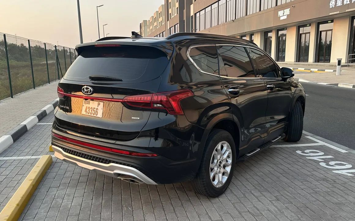 HYUNDAI SANTA FE - image 3