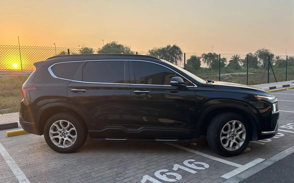 HYUNDAI SANTA FE - image 2