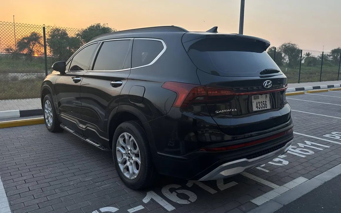 HYUNDAI SANTA FE - image 4