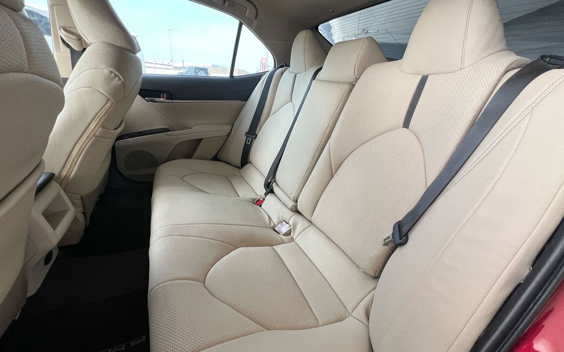 Toyota Camry - image 12