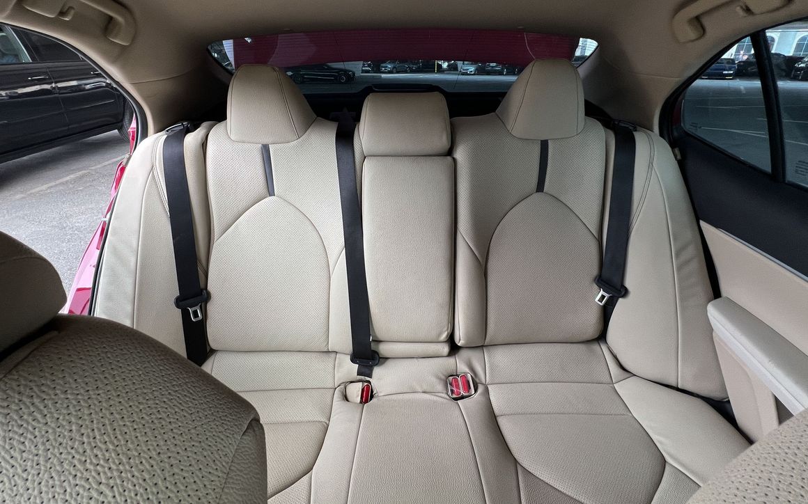 Toyota Camry - image 13