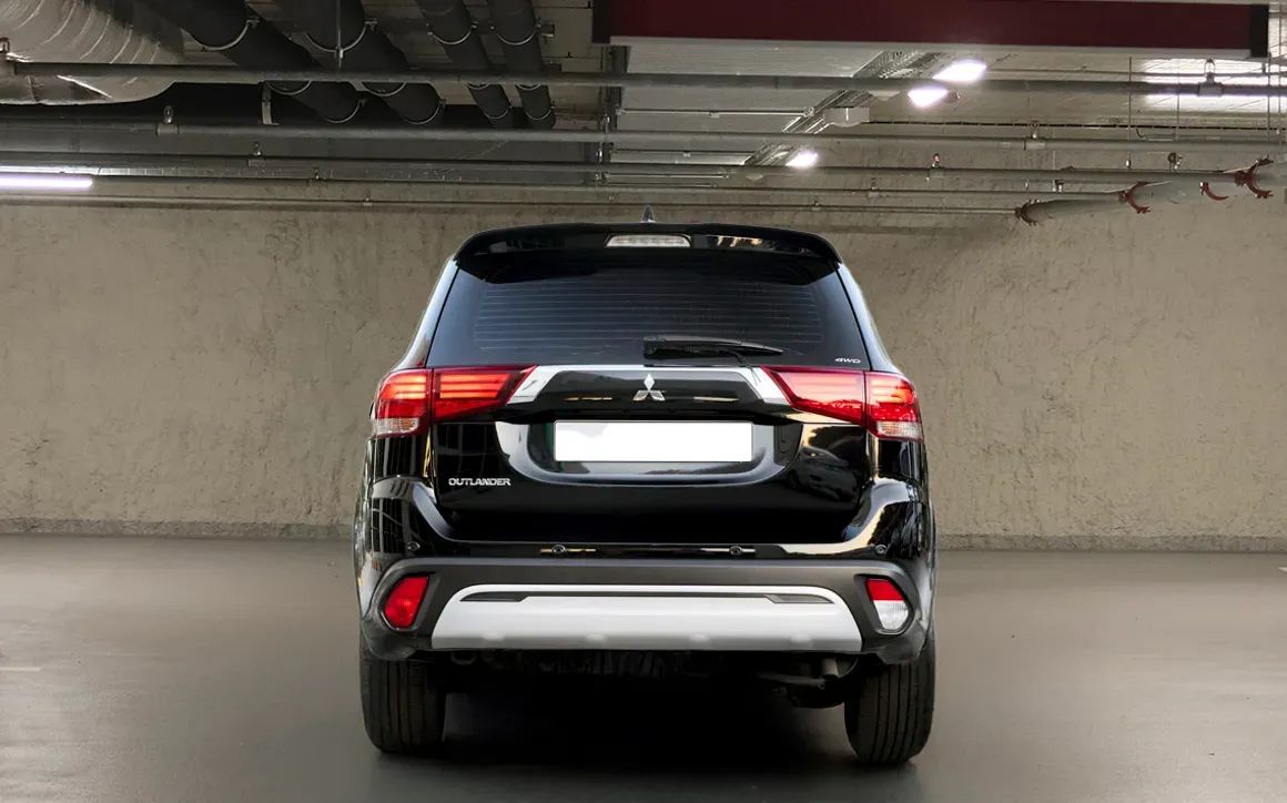 Mitsubishi Outlander 2.4L GLX 7 STR BASIC- - image 4