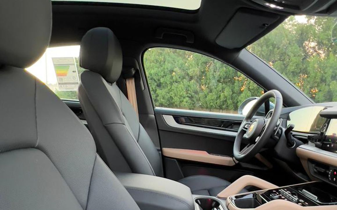 PORSCHE CAYENNE - image 7