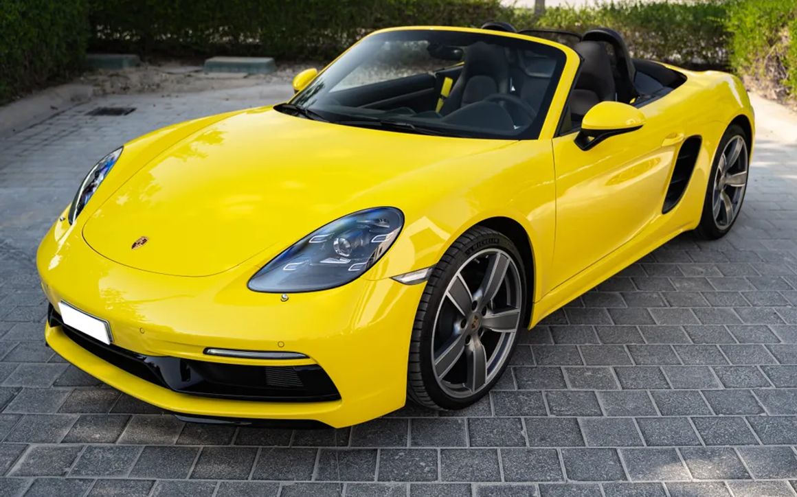 PORSCHE 718 BOXTER Yellow - image 2