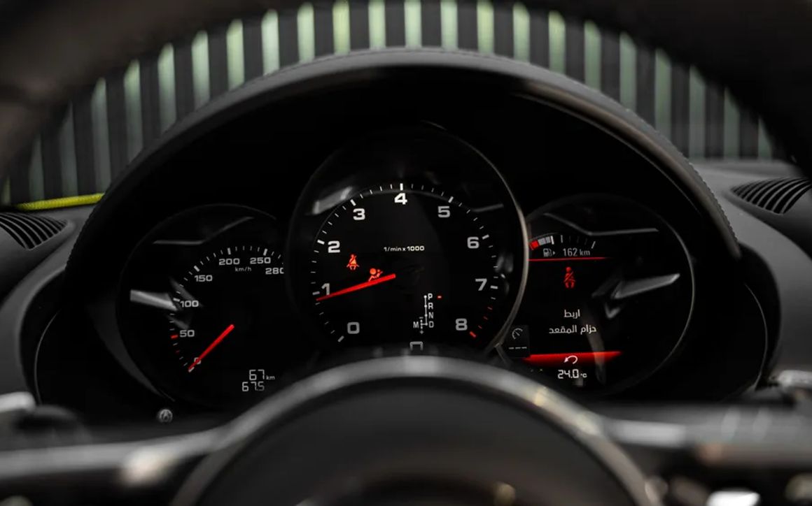 PORSCHE 718 BOXTER Yellow - image 15