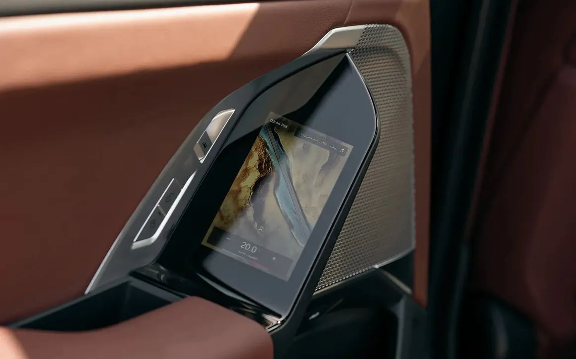 BMW 740Li - image 13