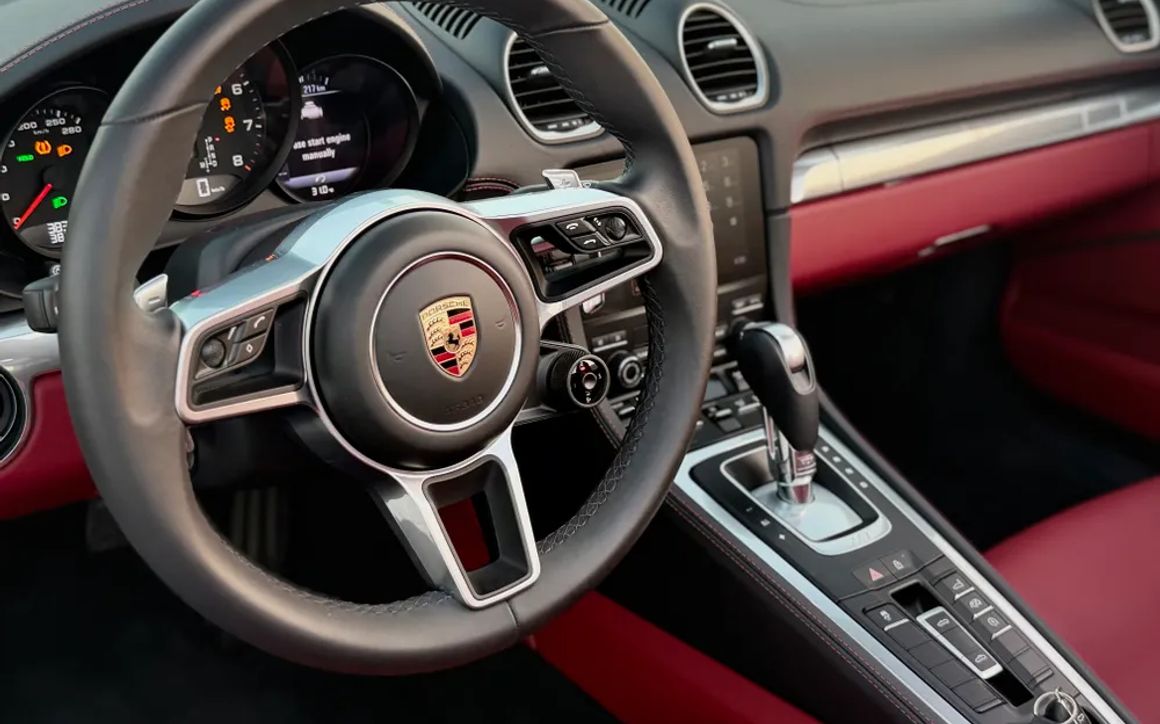 Porsche Boxster - image 7