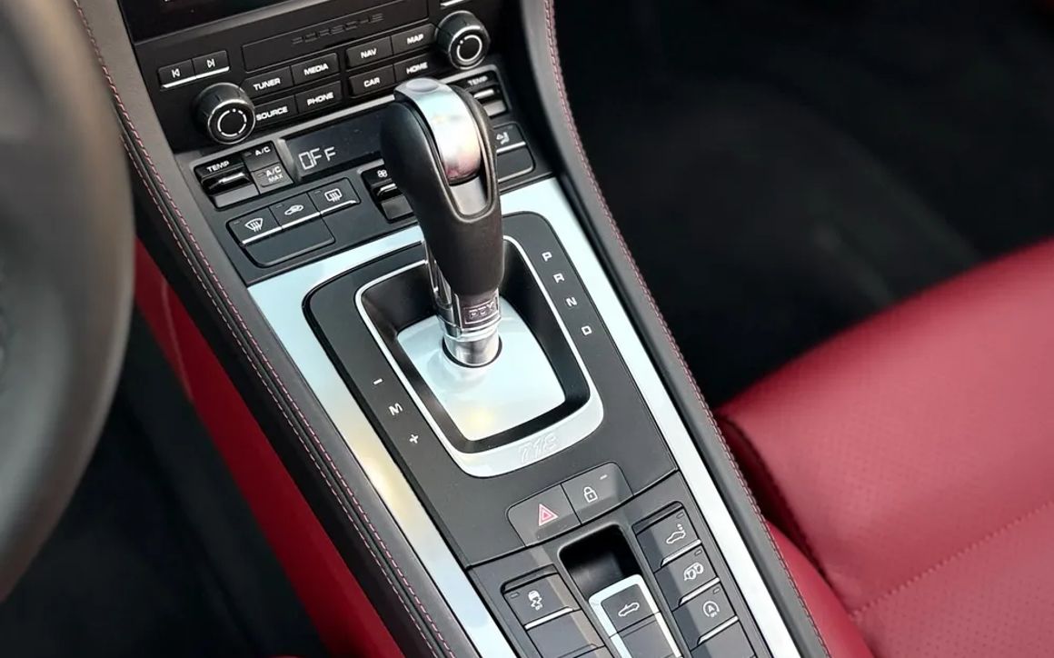 Porsche Boxster - image 12