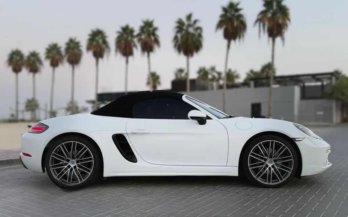 Porsche Boxster - image 3