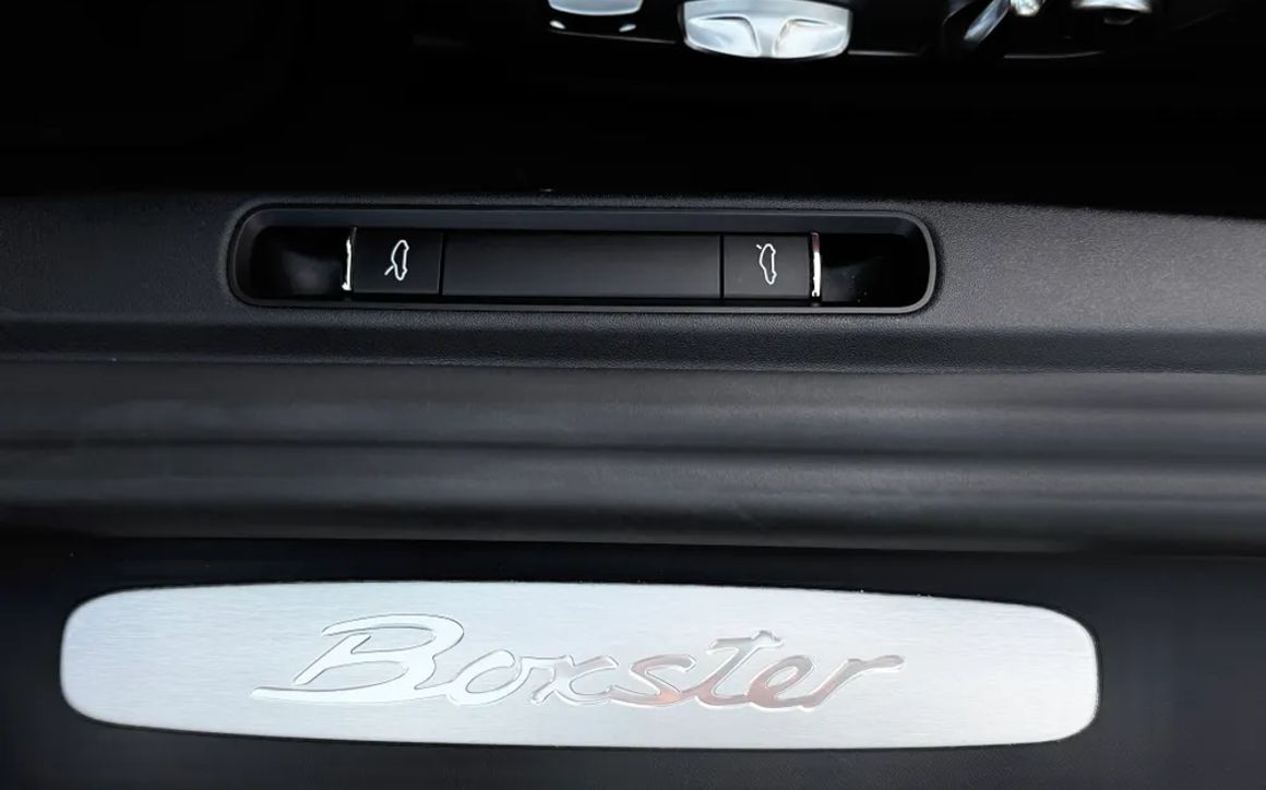 Porsche Boxster - image 11