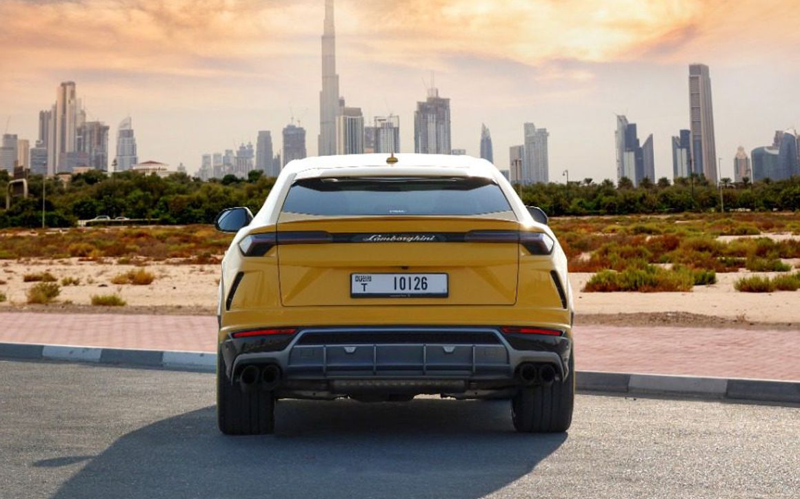 Lamborghini Urus Yellow - image 6