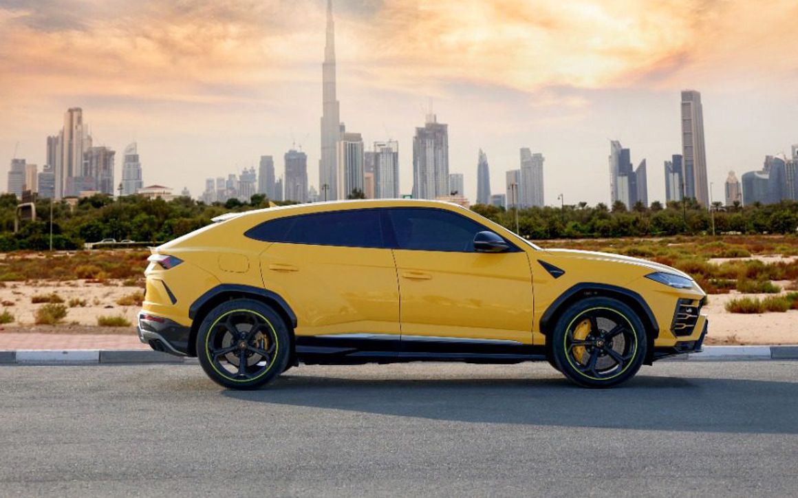 Lamborghini Urus Yellow - image 5