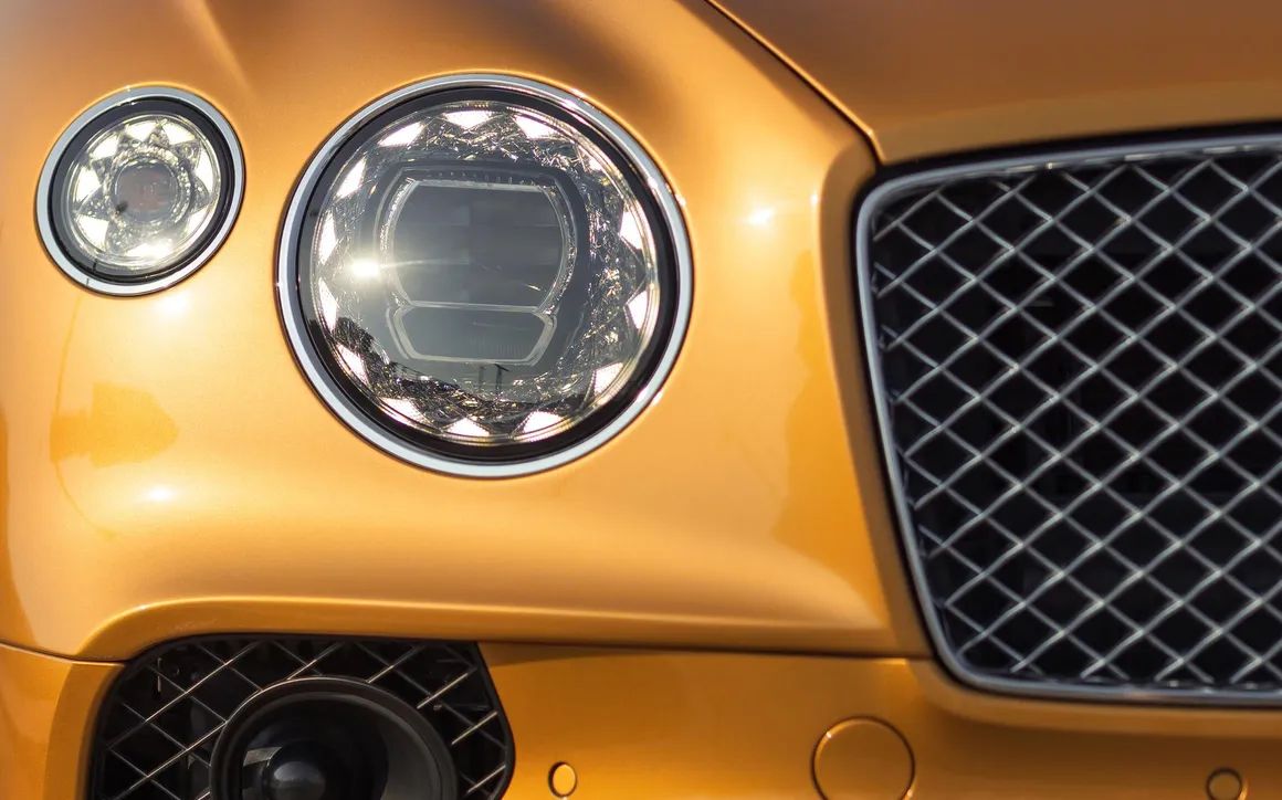 Bentley GT Gold - image 9