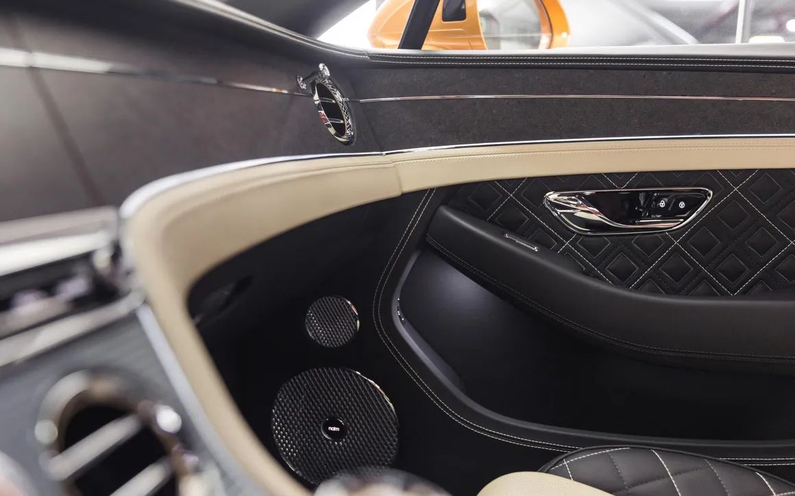 Bentley GT Gold - image 25