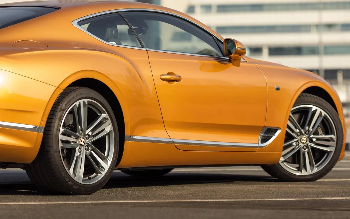 Bentley GT Gold - image 10