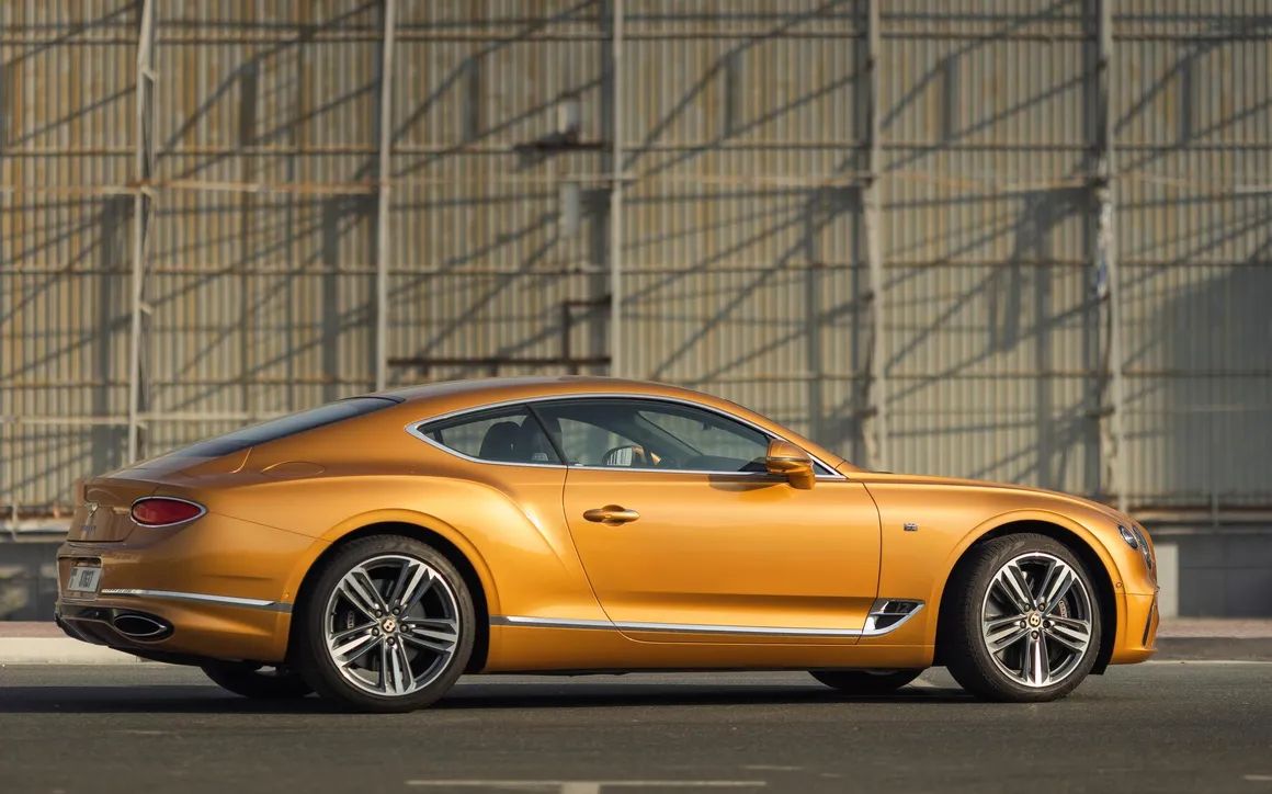 Bentley GT Gold - image 5
