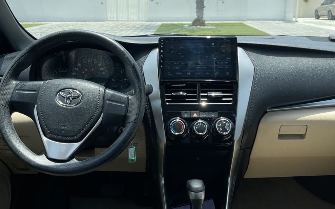 TOYOTA YARIS - image 3