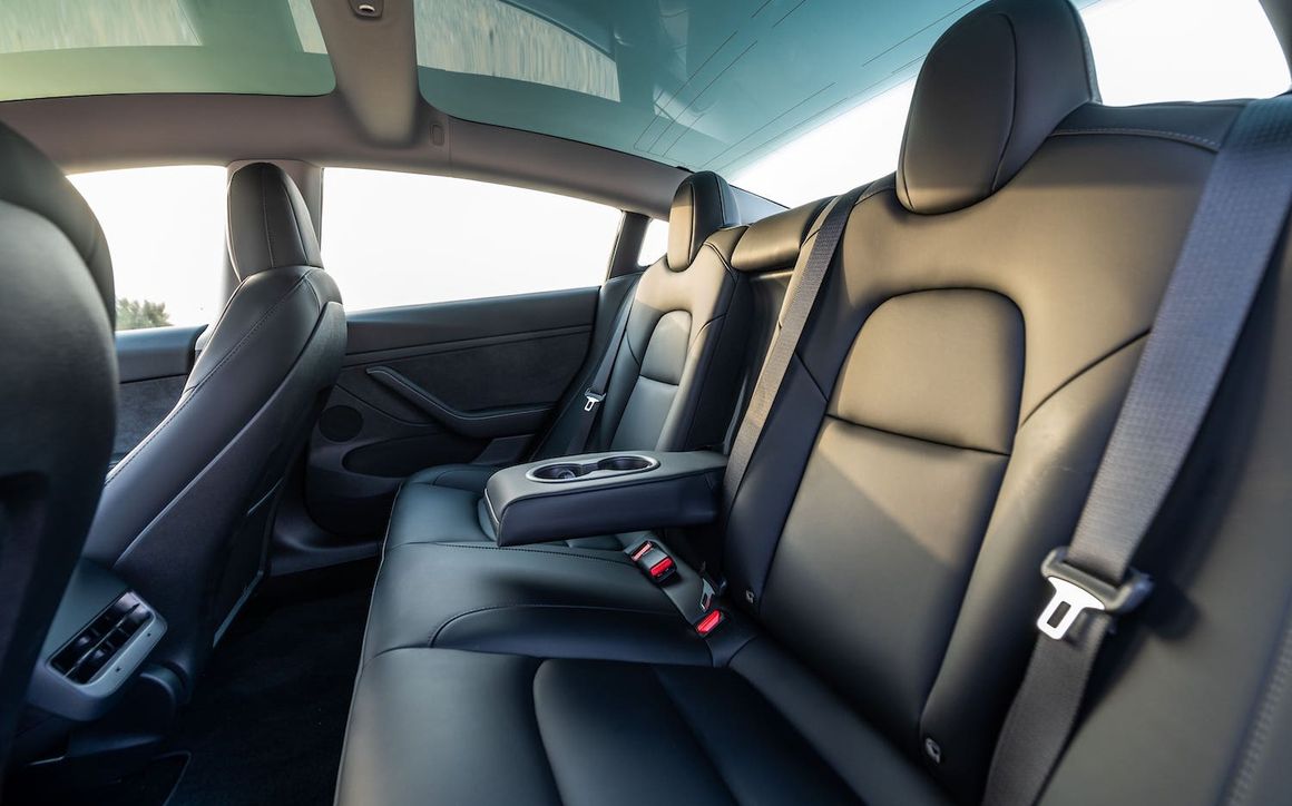 TESLA MODEL 3 - image 12