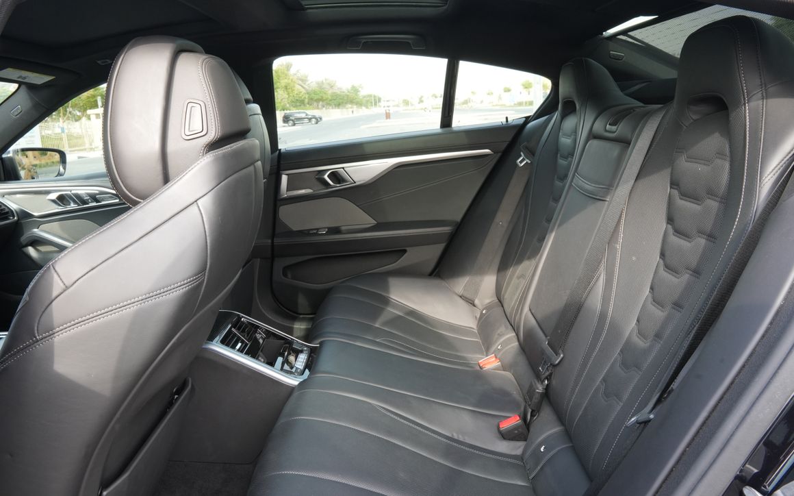BMW 850i - image 5