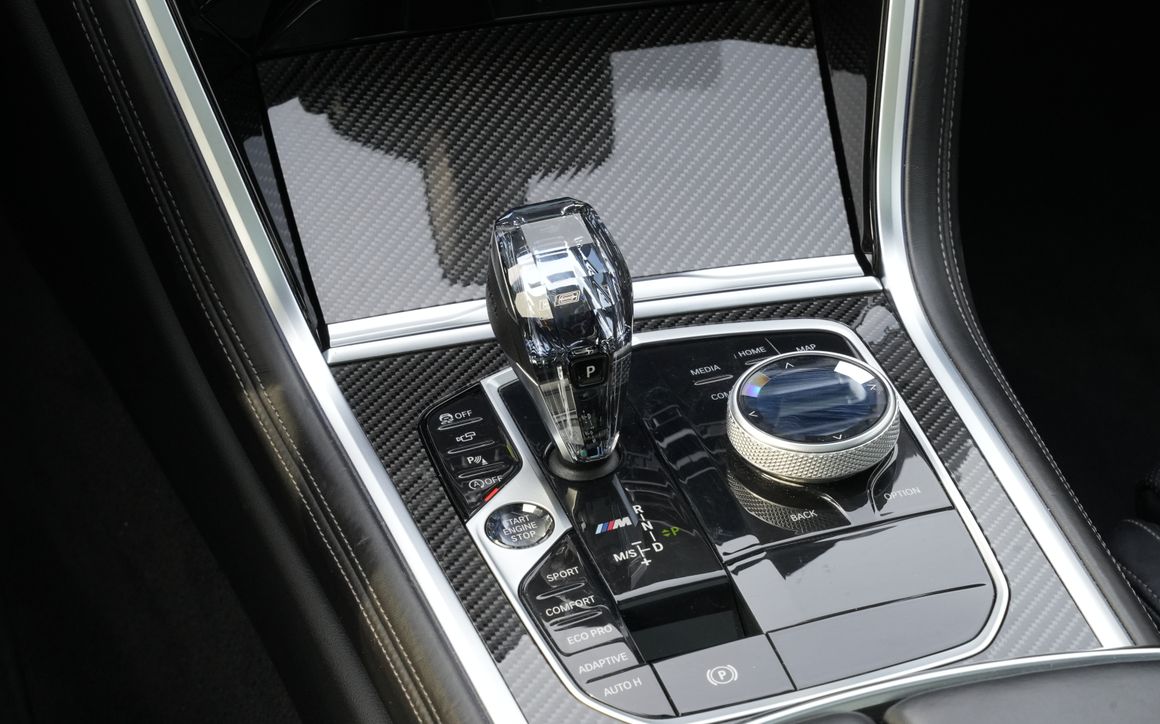 BMW 850i - image 6