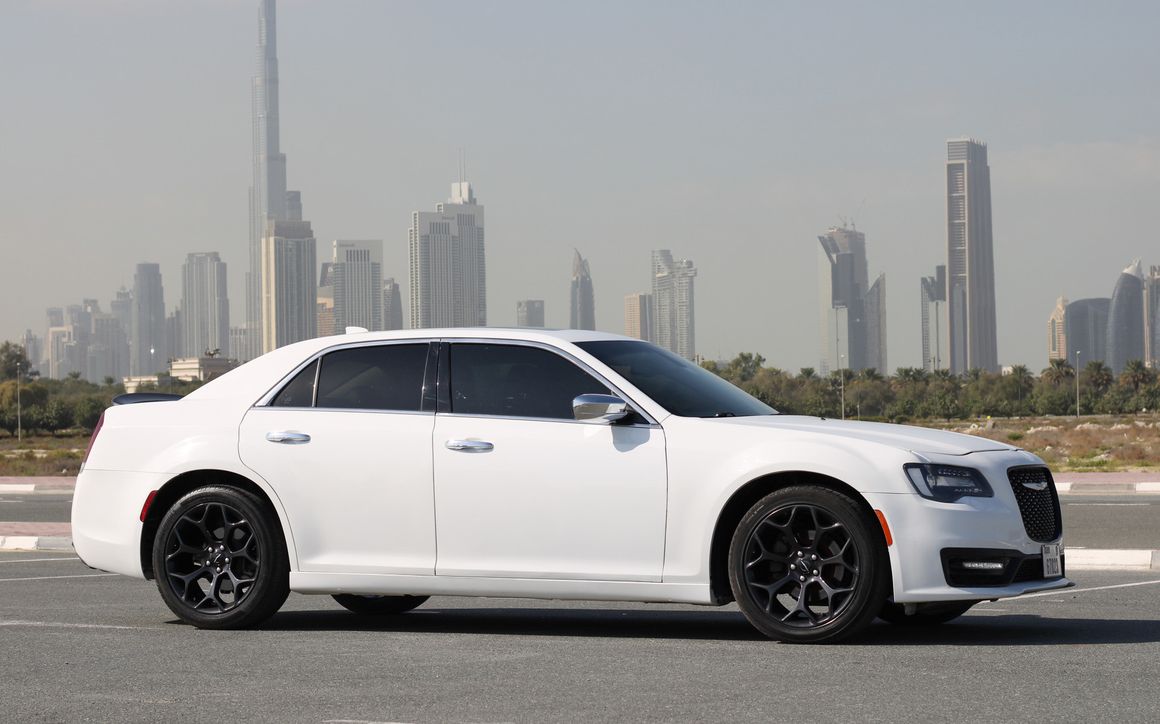Chrysler 300 - image 5