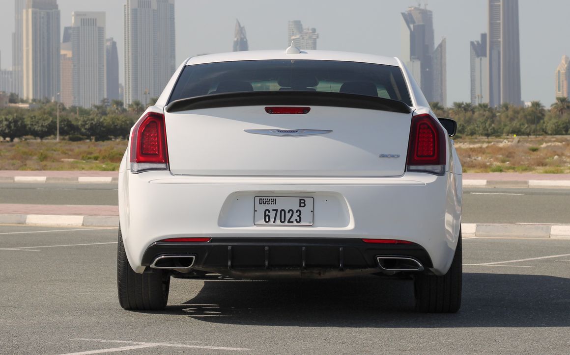 Chrysler 300 - image 6