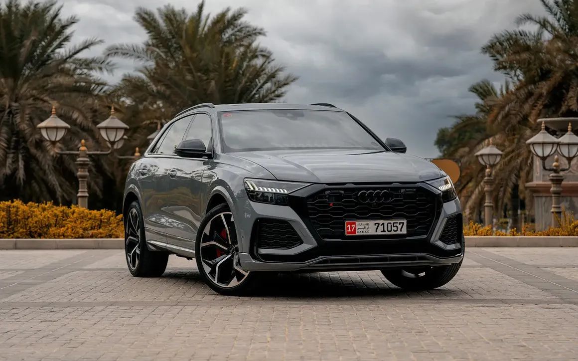 AUDI RS Q8 - image 1