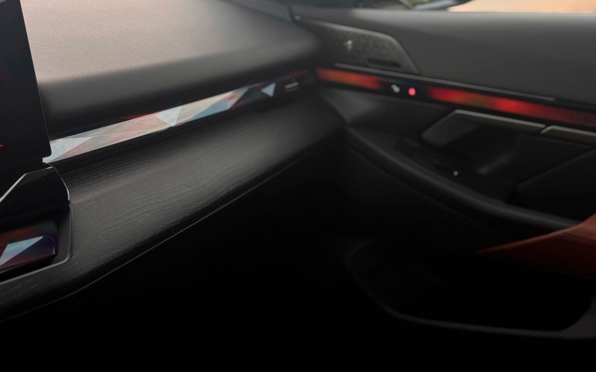 BMW 5 Series - image 10