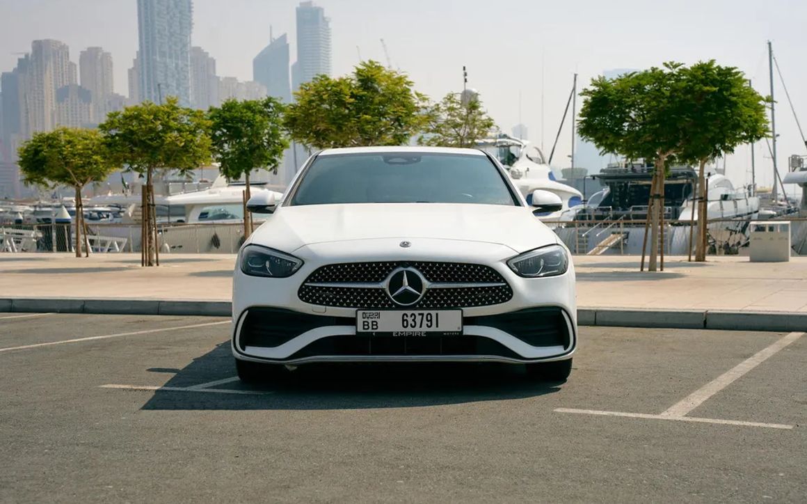 Mercedes-Benz C300 - image 2