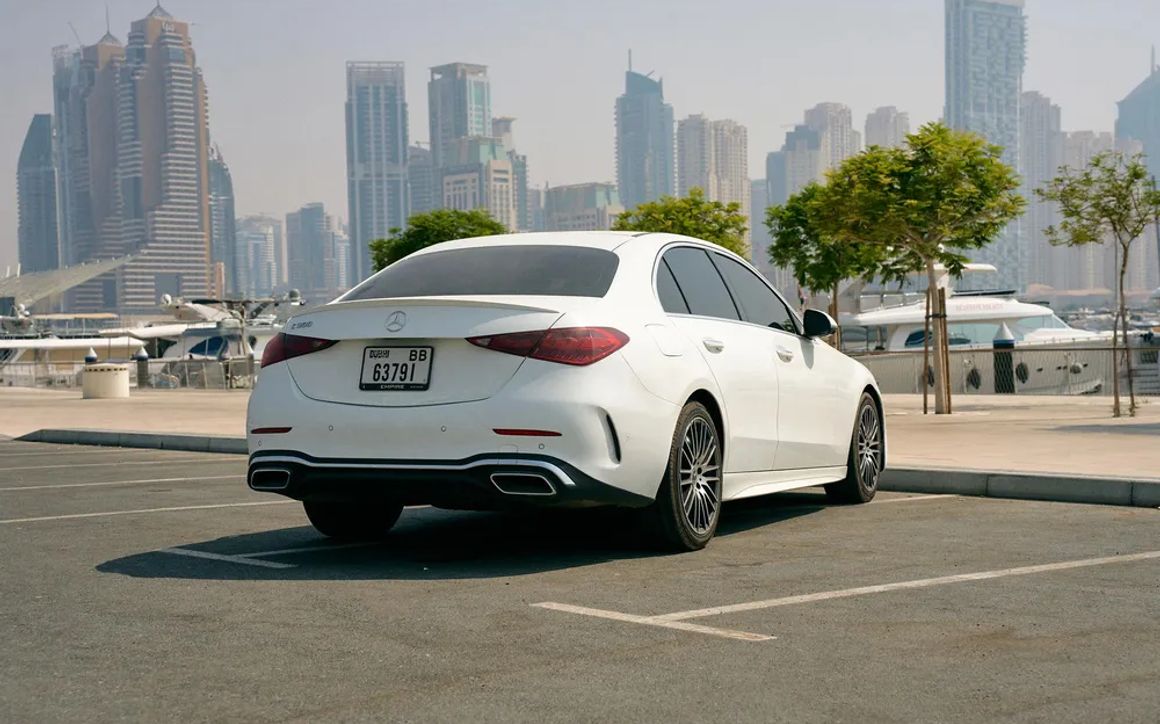 Mercedes-Benz C300 - image 3