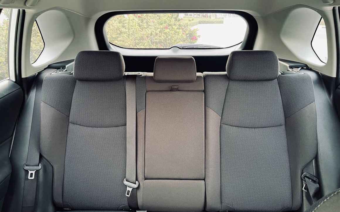 TOYOTA RAV4 - image 8