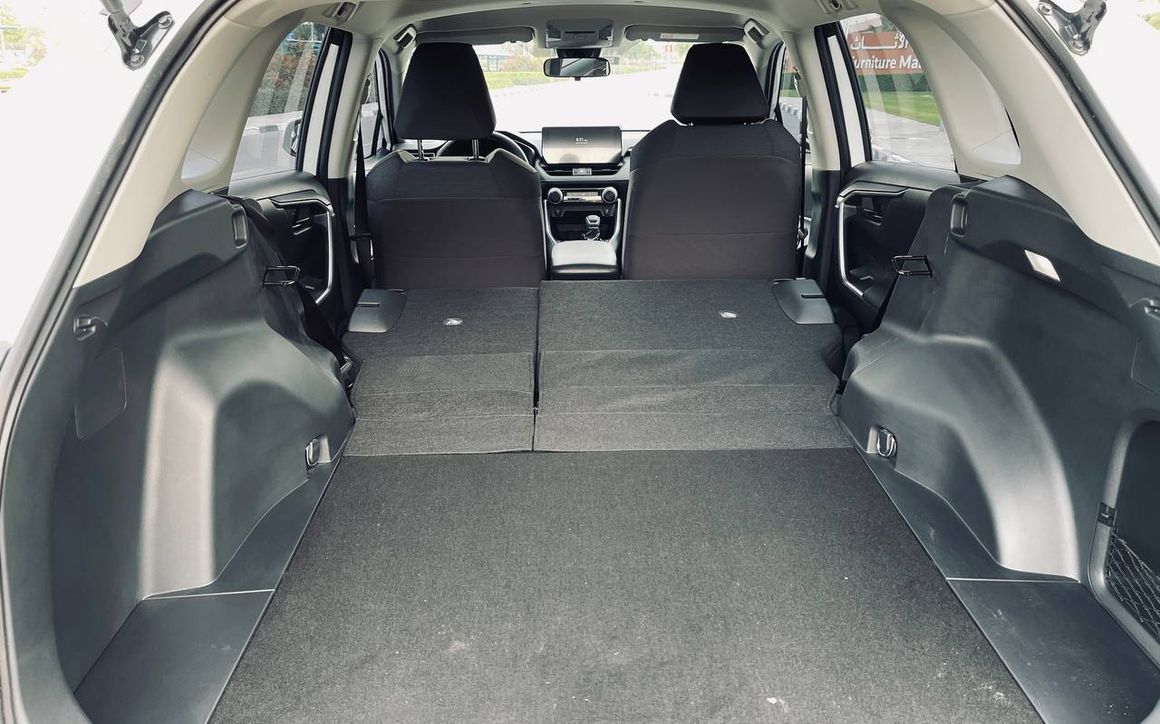 TOYOTA RAV4 - image 9