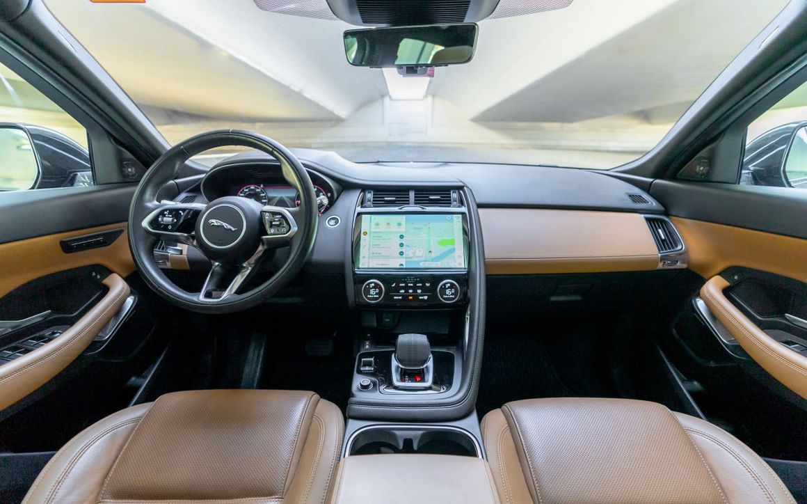 JAGUAR E-PACE - image 6