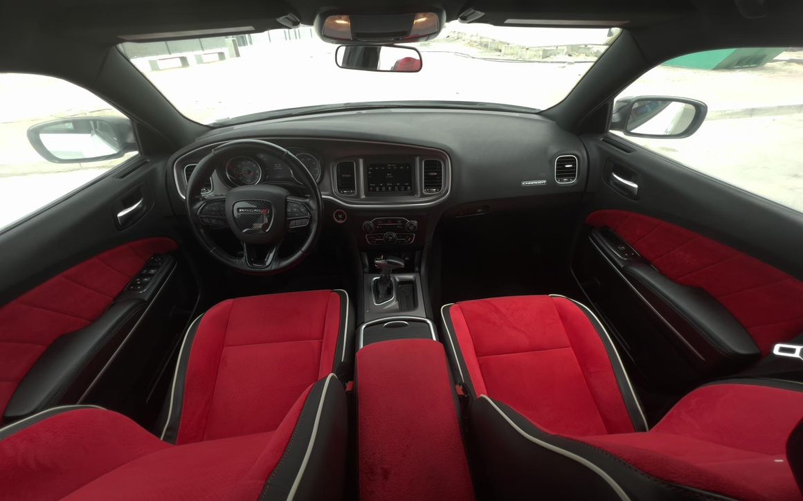 Dodge Charger - image 6
