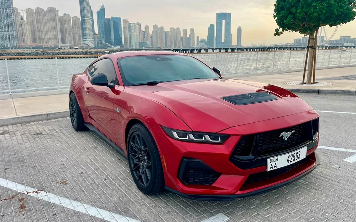 Ford Mustang - image 2