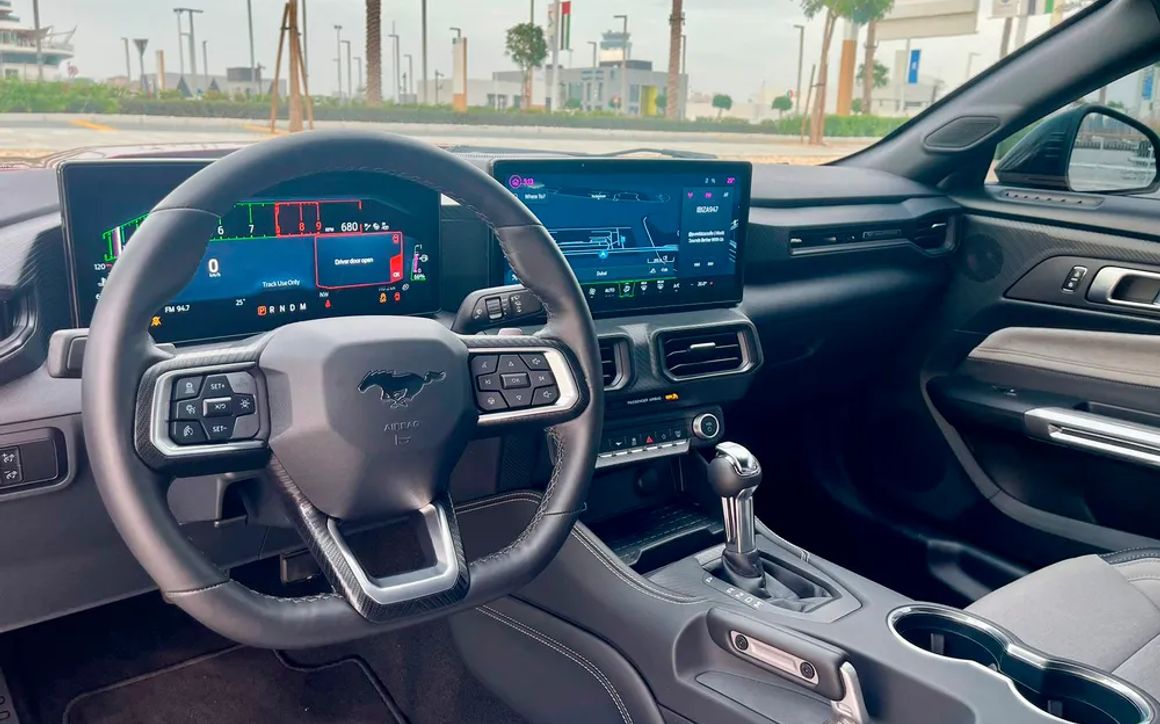 Ford Mustang - image 3