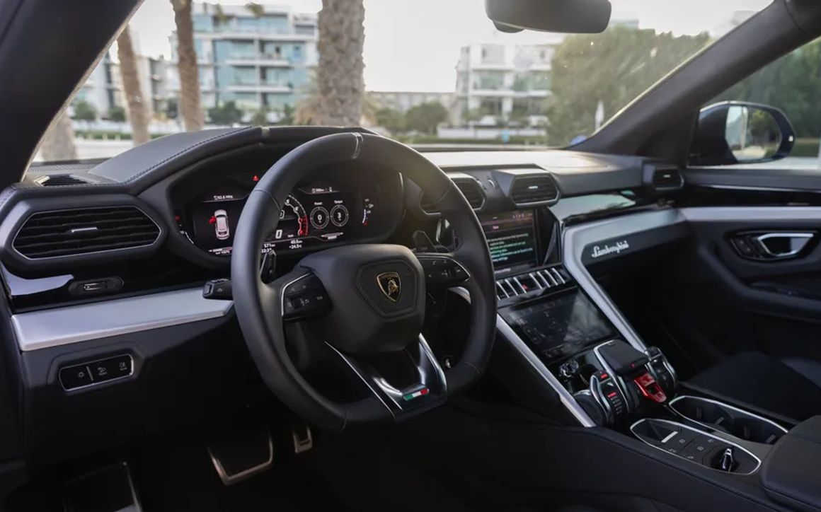 LAMBORGHINI URUS - image 6