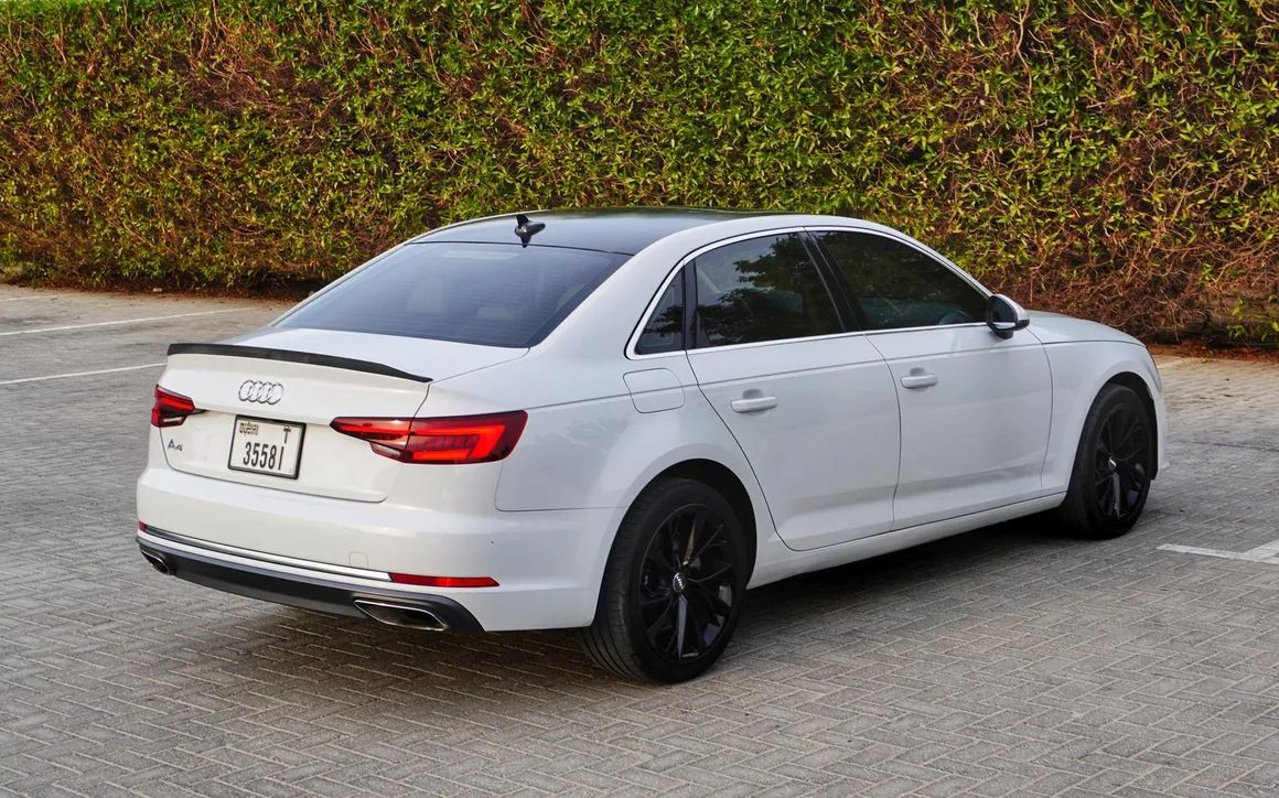 Audi A4 - image 7