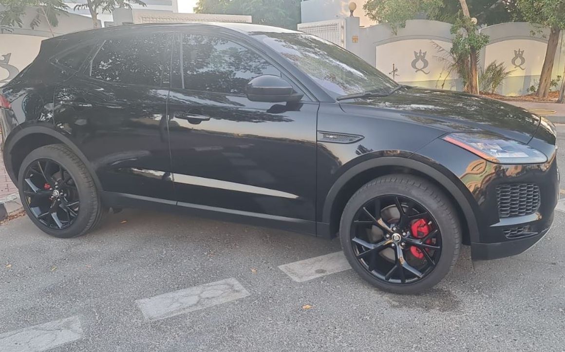 JAGUAR E-PACE - image 3