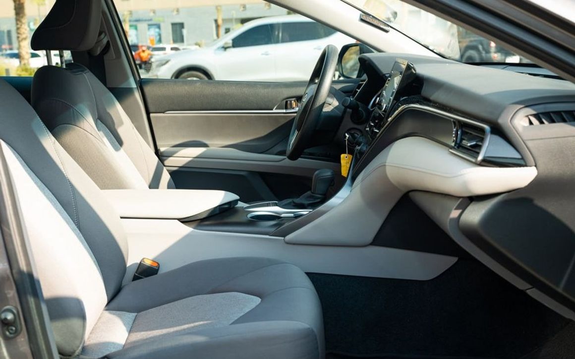 Toyota Camry - image 10