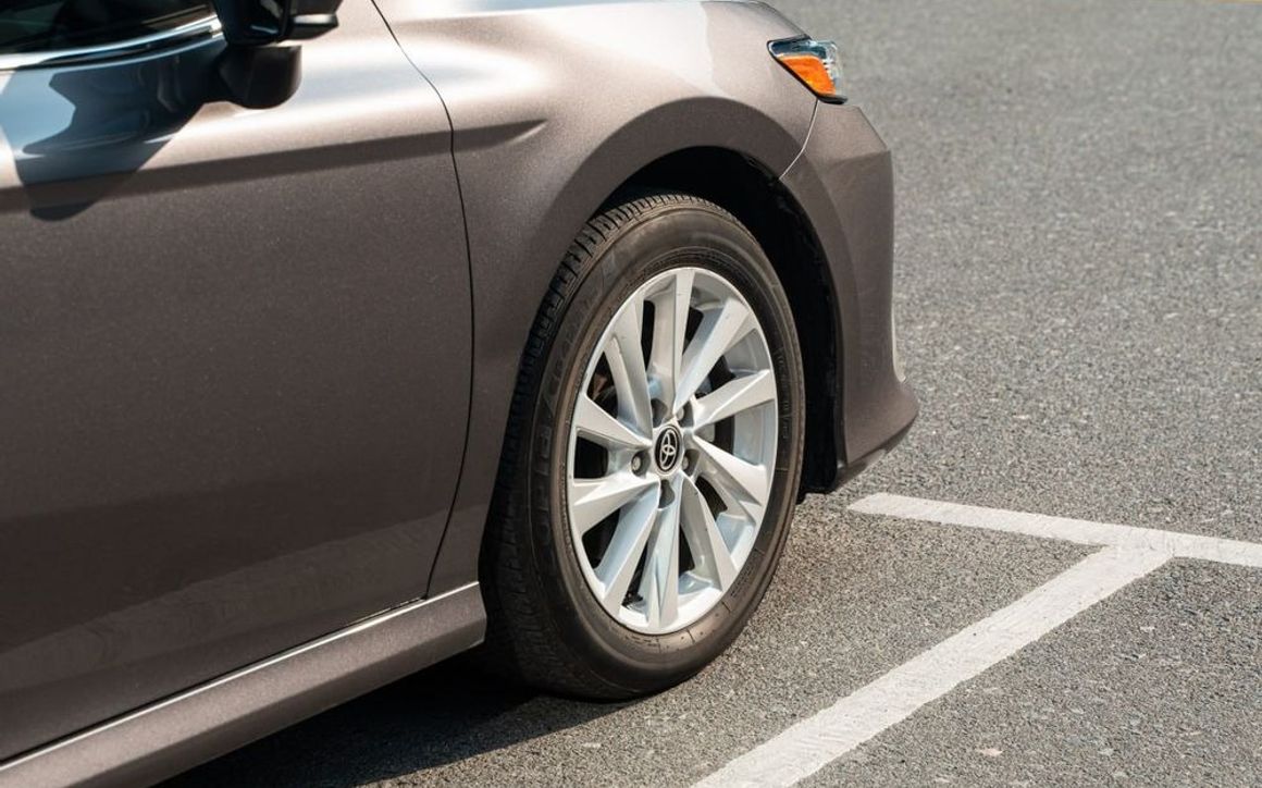 Toyota Camry - image 5