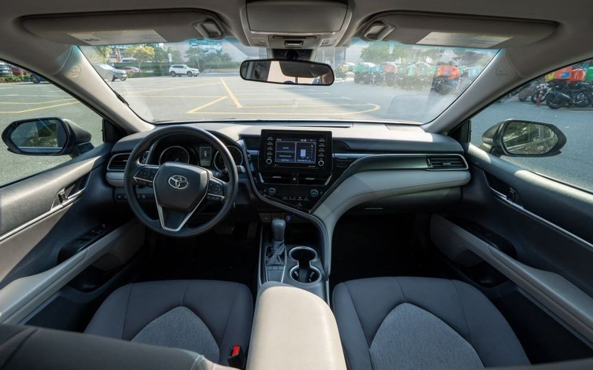 Toyota Camry - image 11