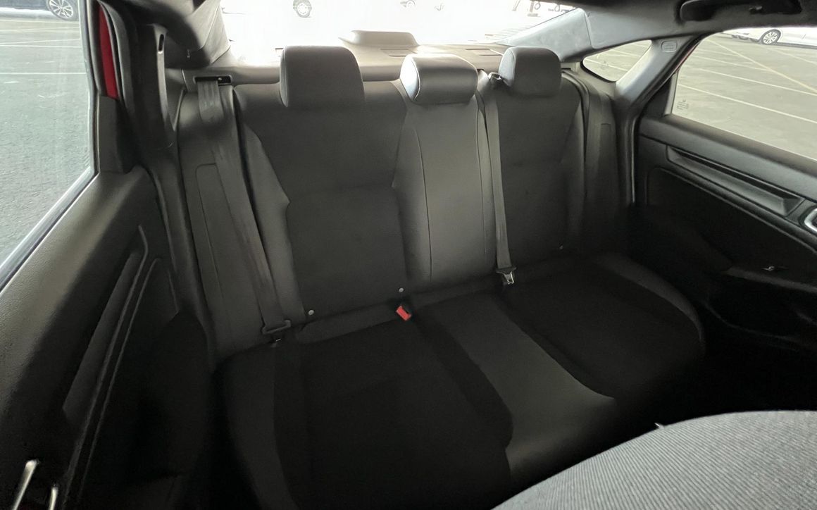 Honda Civic - image 19