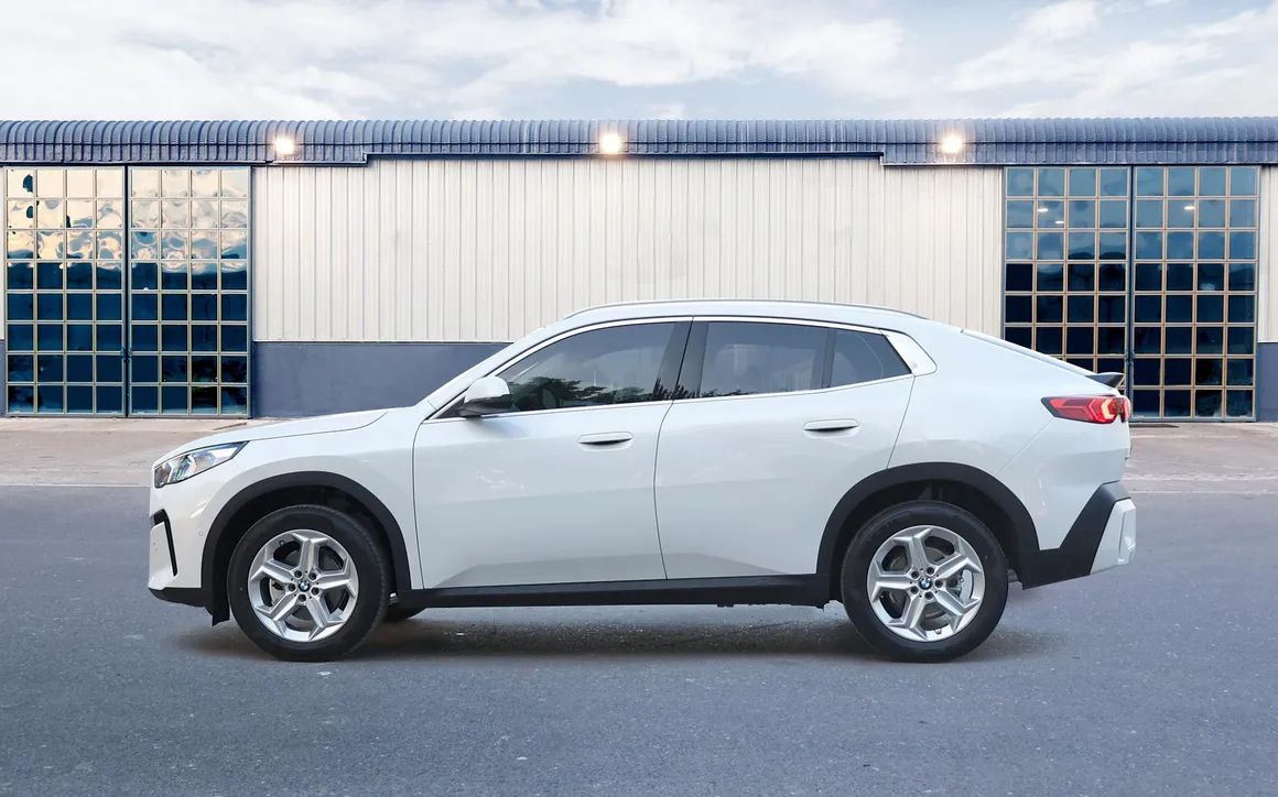 BMW X2 18i New Generation White - image 2