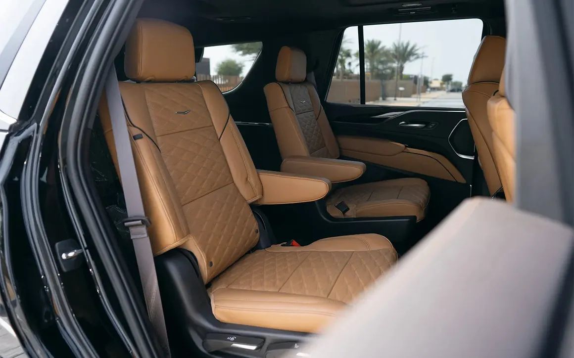 CADILLAC ESCALADE - image 13