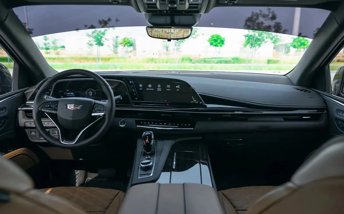 CADILLAC ESCALADE - image 8