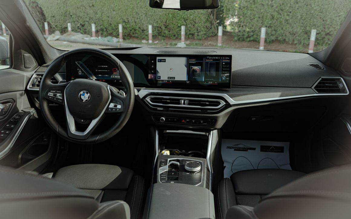 BMW 330 - image 10